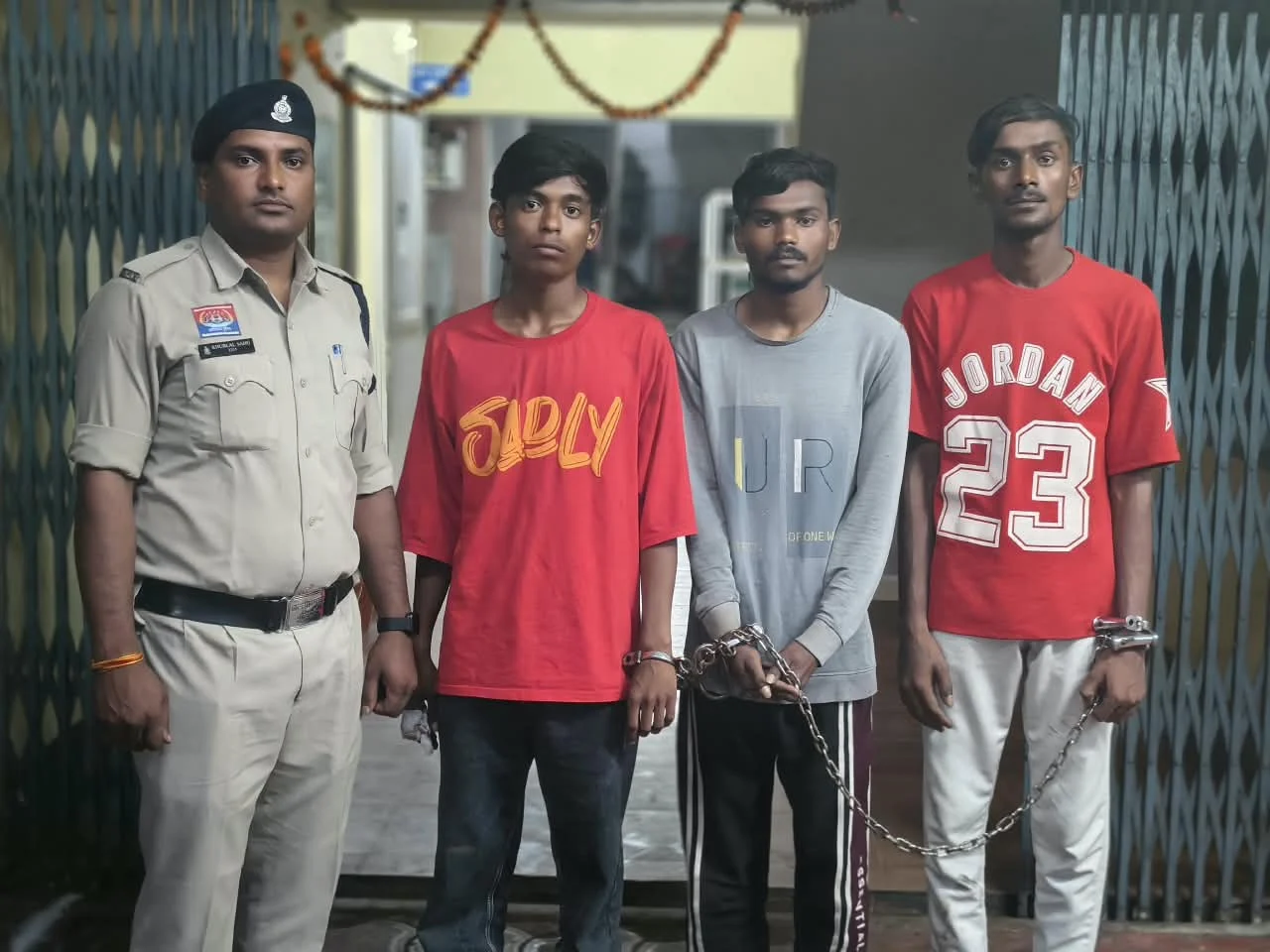 पैसे लौटाने का दिया भरोसा, रेलवे पटरी पर बुलाया और चाकू से कर दी 19 साल के युवक की हत्या