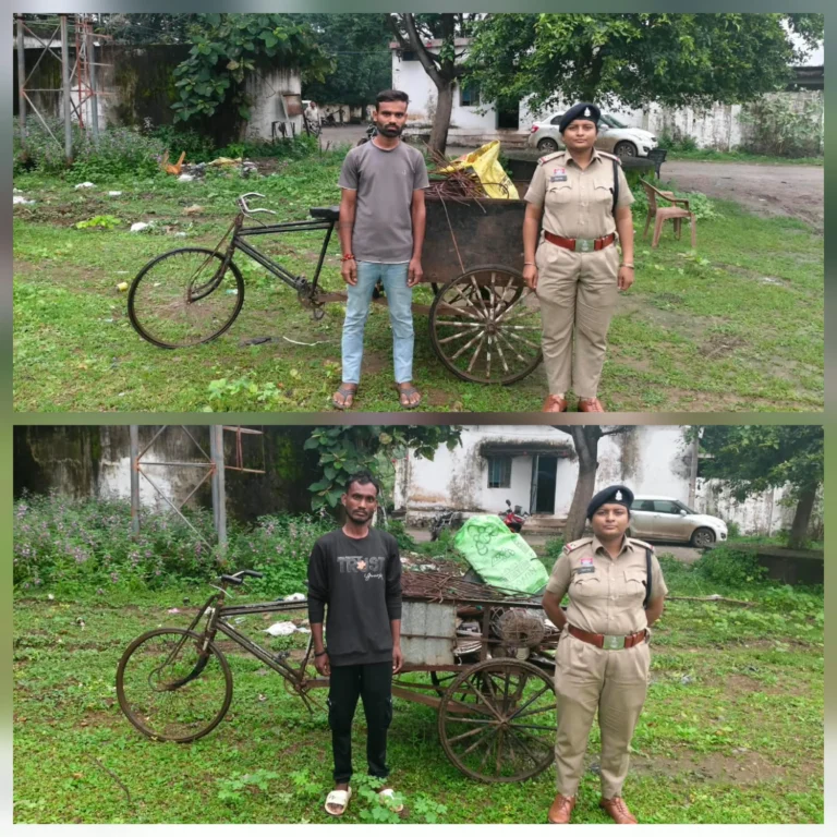 पुलिस ने अलग-अलग कार्रवाई में लोहे की छड़, टीना समेत कबाड़ बरामद किया, दोनों के खिलाफ अपराध दर्ज