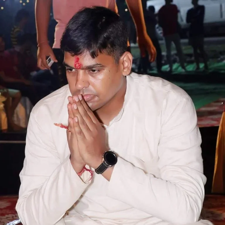 डीईओ पर शिकंजा, शाखा के जिम्मेदार पर मेहरबानी? कांग्रेस नेता अंकित गौरहा ने जांच के दोहरे मापदंड पर उठाए सवाल
