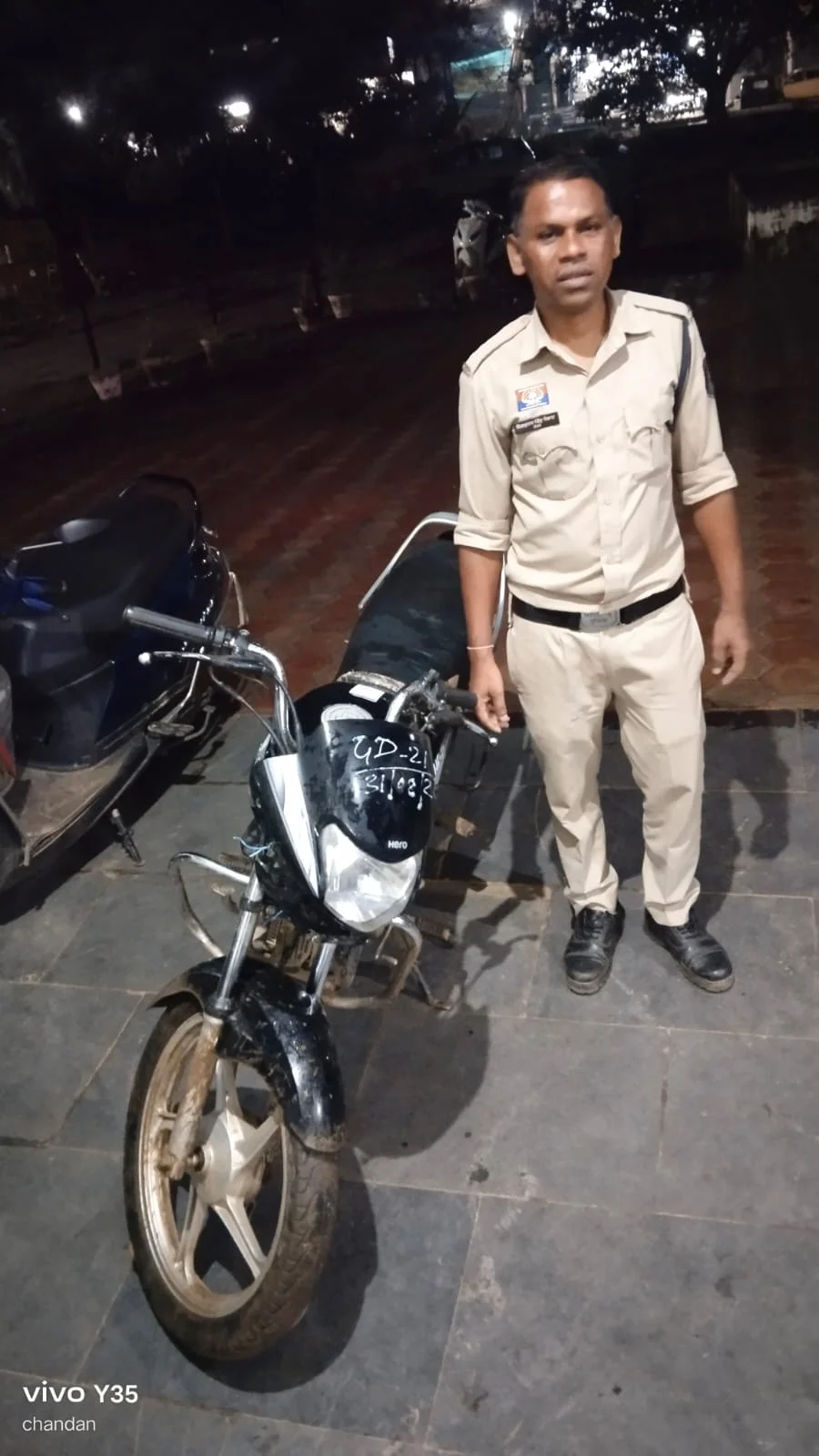 स्कूल के मिड-डे मील पर हाथ, बर्तन भी ले उड़ा; पुलिस ने सुलझाई चोरी, नाबालिग गिरफतार 