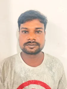 सीसीटीवी ने खोला व्यापार विहार उठाईगिरी का राज, कार से 50 हजार उड़ाने वाला नाबालिग निकला; पिता भी गिरफ्तार