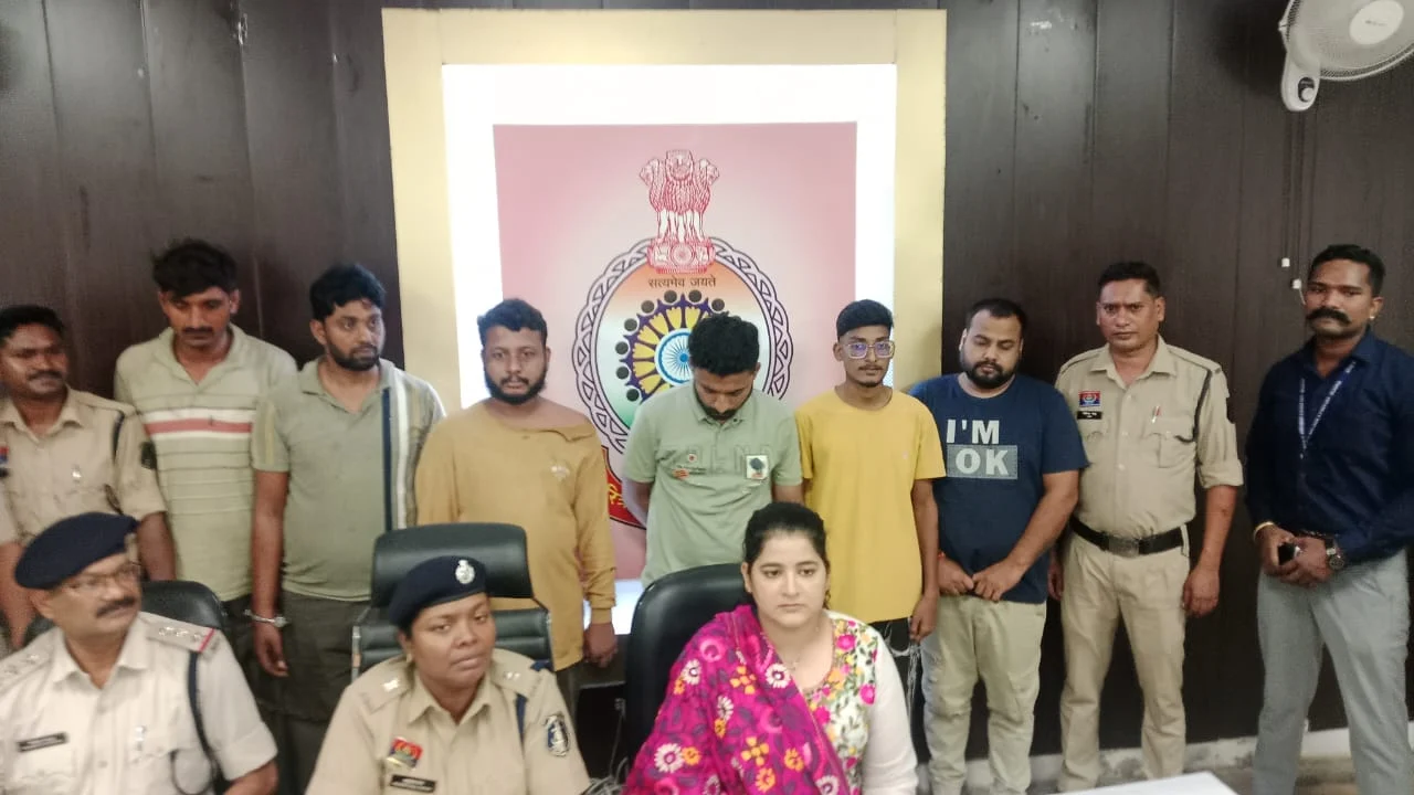 पहले साजिश रची, फिर पिस्टल जुटाई और लूटे गहने बेच दिए; छह आरोपी गिरफ्तार