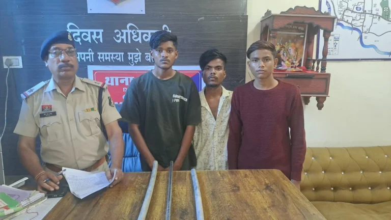 बदले की आग में हमला, लाठी-पाइप से बरसाए वार; तीन आरोपी गिरफ्तार