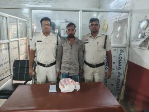 मोपका में गांजा बिक्री का खेल, पुलिस की दबिश में आरोपी गिरफ्तार