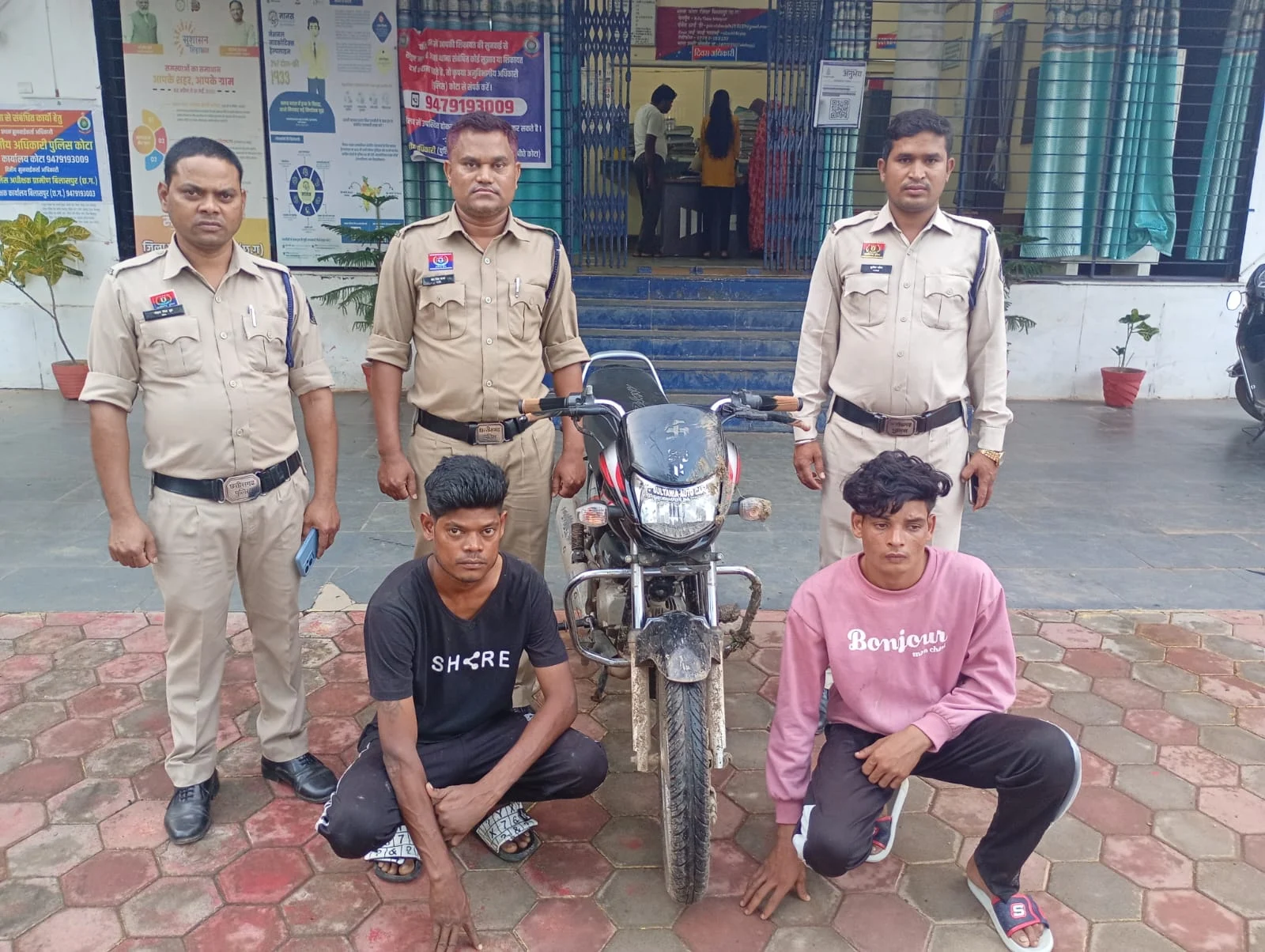 कभी दुकान, कभी पंडाल तो कभी पुलिस क्वार्टर… कोटा में घूम-घूमकर चोरी, अब तीनों के हाथ में हथकड़ी