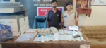 दरवाजा नहीं, त्रिपाल के भरोसे था मकान… रात में घुसा चोर और समेट ले गया जेवर-मोबाइल