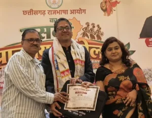 बिलासपुर के कवि एवं डेटा साइंटिस्ट डॉ. अंकुर शुक्ला ‘खावर’ का छत्तीसगढ़ राजभाषा आयोग द्वारा सम्मान