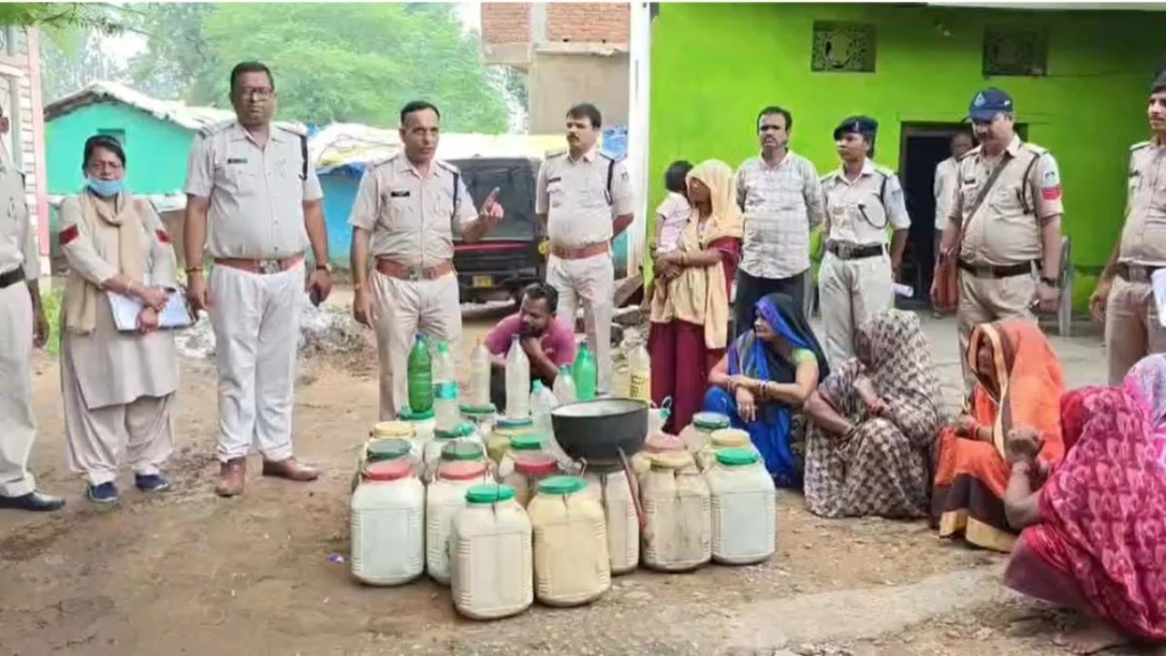 जहरीली शराब कांड – छापेमारी में 255 किलो महुआ लाहन जब्त