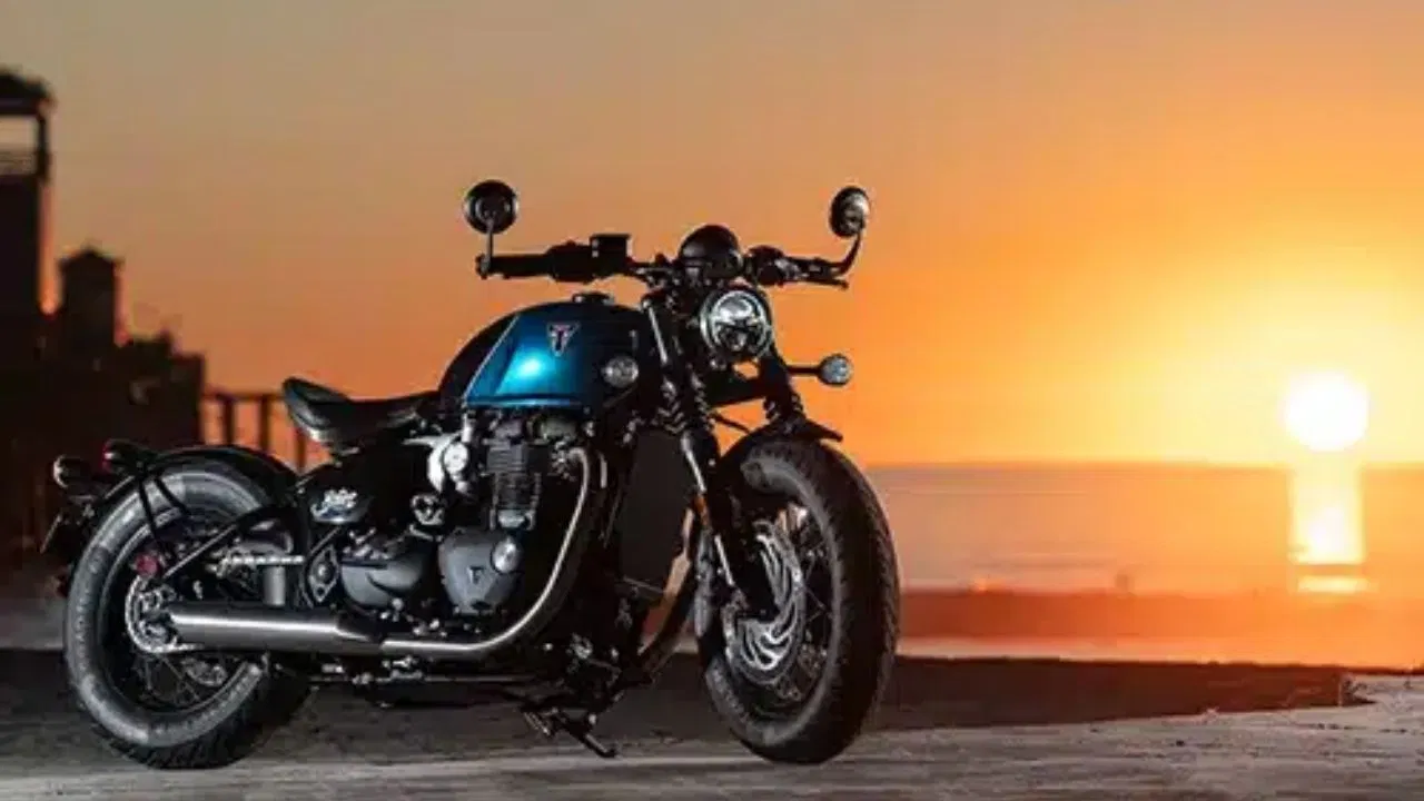 त्यौहार से पहले बाइक लवर्स को मिलेगा तोहफा, लॉन्च होगी रेट्रो लुक वाली Triumph Bonneville 400,इंजन और परफॉर्मेंस में क्या होगा खास?
