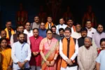 Smriti irani in chhattisgarh -सादगी से रायपुर पहुंचीं स्मृति ईरानी, न ढोल-ताशे बजे, न मंत्री पहुंचे; 2 दिन बैठकों का दौर