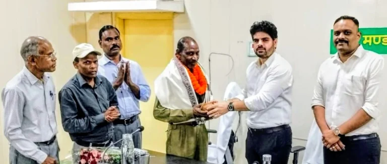 तीन दशक की सेवा पूरी, लिटकू राम को वन परिवार ने दी विदाई
