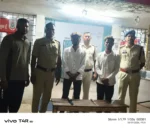 नवरात्रि के बीच पुलिस की सरप्राइज चेकिंग, जेब में चाकू लेकर घूम रहे दो युवक गिरफ्तार..दो मोटरसाइकिल जब्त,4 गिरफ्तार