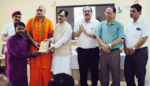 ‘संत और सिपाही’ साझा संकलन का विमोचन, सम्मानित हुए कवि-कवयित्री